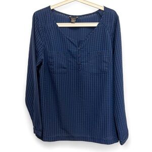 Eddie Bauer semi-sheer blue patterned blouse with front buttons size large